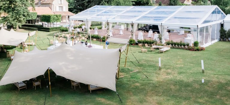 louez une tonnelle élégante pour sublimer vos événements en extérieur. parfaite pour mariages, garden-parties et réceptions, elle allie style et confort.